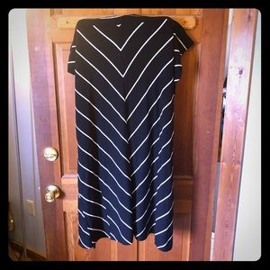 4x black and white chevron maxi skirt by Ava & Viv